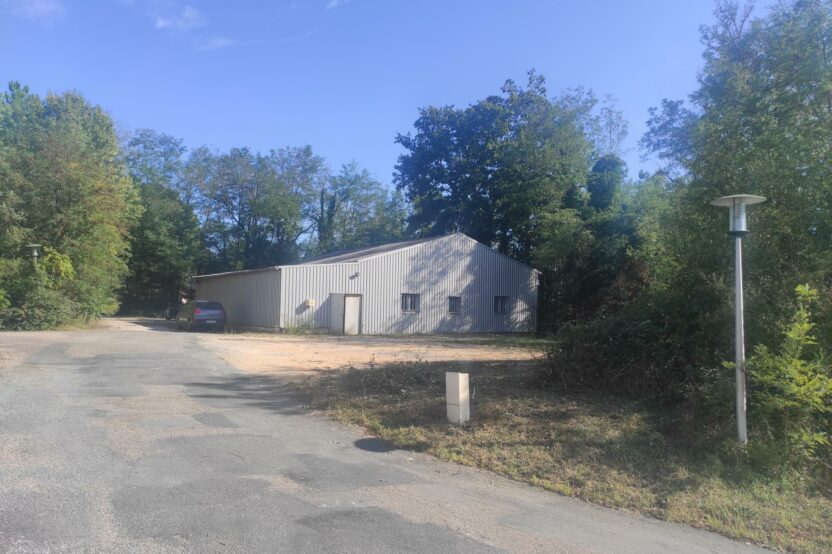 Entrepôt à louer de 250 m² à Carsac-Aillac