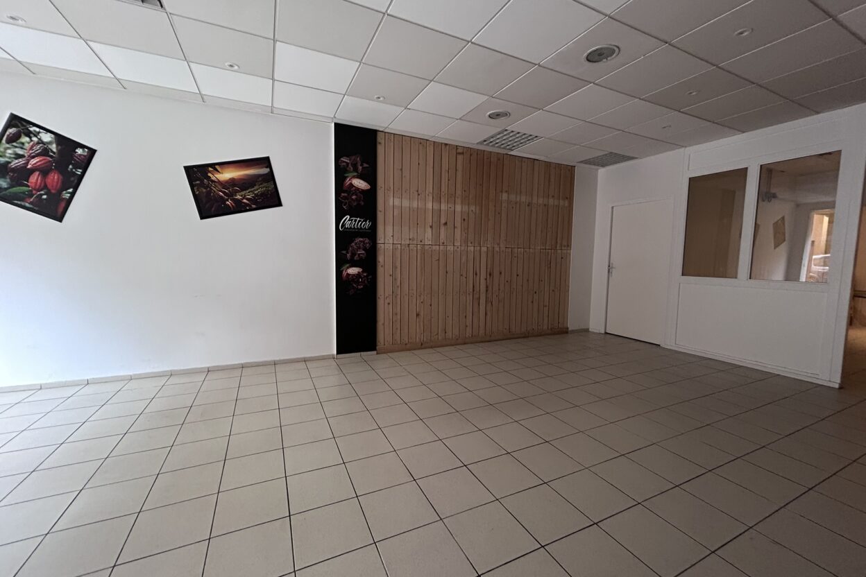 Local commercial à louer de 77 m² à Sarlat-la-Canéda