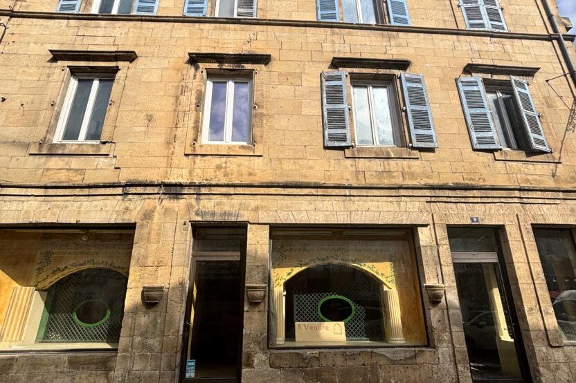 Local commercial à louer de 150 m² à Montignac-Lascaux