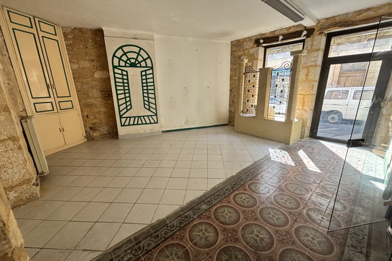 Local commercial à louer de 150 m² à Montignac-Lascaux