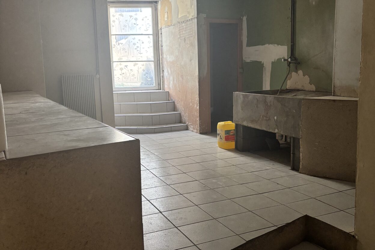 Local commercial à louer de 150 m² à Montignac-Lascaux